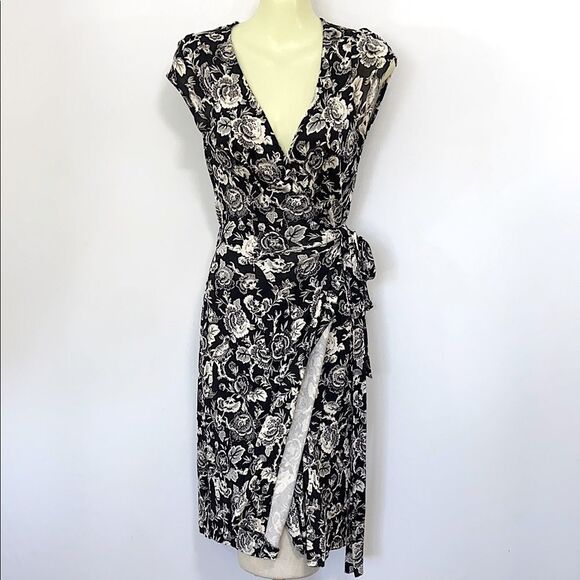 Diane Von Furstenberg Dresses & Skirts - Diane Von Furstenberg Dress “Kye” Black White Wrap Dress Excellent Size 4